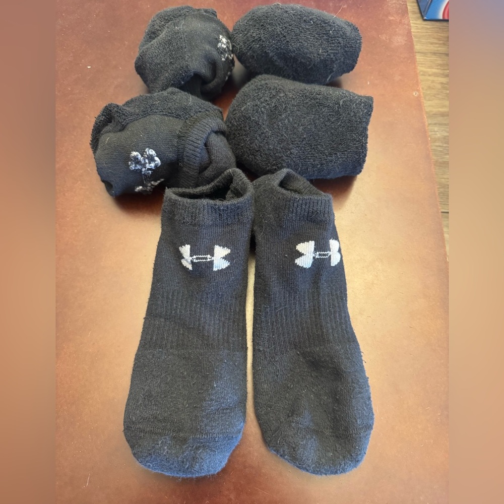 Good used Under Armour socks.